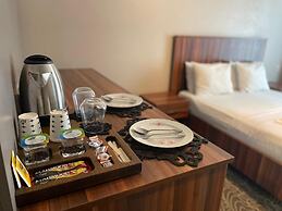 SER SUITE APART