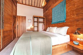 Deluxe Room with Pool Access