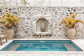 Deluxe Room with Pool Access