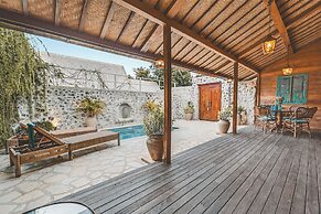 Deluxe Room with Pool Access