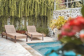 Deluxe Room with Pool Access