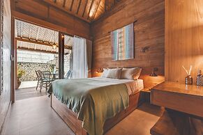 Deluxe Room with Pool Access