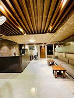 DREAMZ INN & SUITE