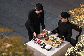 Chinese-style garden resort hotel