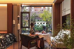 Chinese-style garden resort hotel