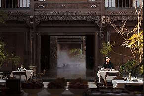 Chinese-style garden resort hotel