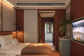 Chinese-style garden resort hotel