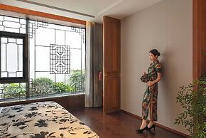 Chinese-style garden resort hotel