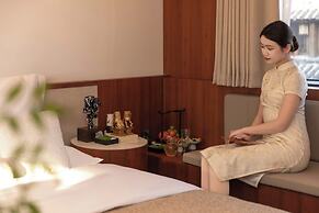 Chinese-style garden resort hotel