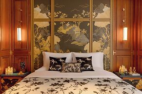 Chinese-style garden resort hotel