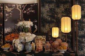 Chinese-style garden resort hotel
