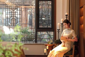 Chinese-style garden resort hotel