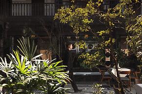 Chinese-style garden resort hotel
