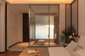 Chinese-style garden resort hotel