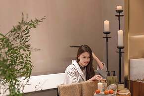 Chinese-style garden resort hotel