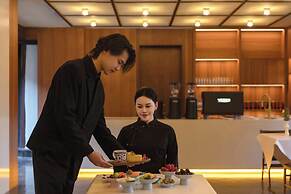 Chinese-style garden resort hotel