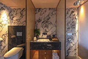 Chinese-style garden resort hotel