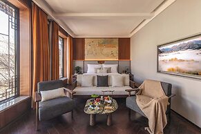 Chinese-style garden resort hotel