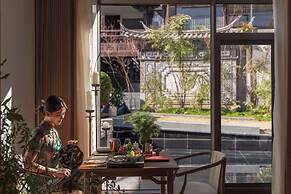 Chinese-style garden resort hotel