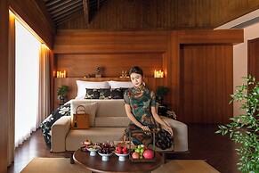 Chinese-style garden resort hotel