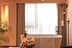 Chinese-style garden resort hotel