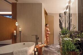 Chinese-style garden resort hotel