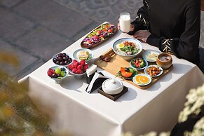 Chinese-style garden resort hotel