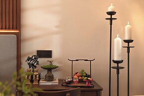 Chinese-style garden resort hotel