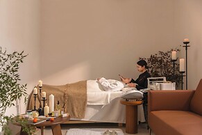 Chinese-style garden resort hotel