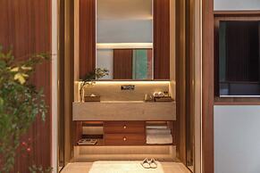 Chinese-style garden resort hotel