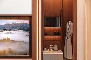 Chinese-style garden resort hotel