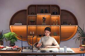 Chinese-style garden resort hotel