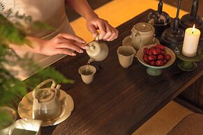 Chinese-style garden resort hotel