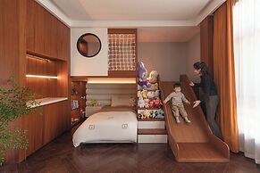 Chinese-style garden resort hotel