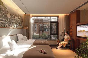 Chinese-style garden resort hotel