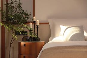 Chinese-style garden resort hotel