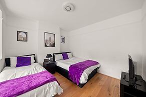 House Sleeps 10 With Enclosed Garden