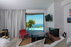 Plethora Luxury Suites