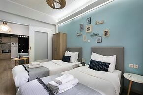 City Vibes - 2-BR Apt. with Backyard in kolonaki