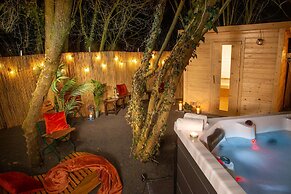 Haltestelle Glauburg - Sauna Whirlpool