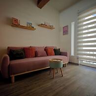 Spacious 2BR Maisonette -Private Terrace