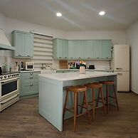 Spacious 2BR Maisonette -Private Terrace