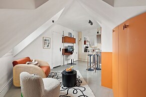 Stylish 1BR Parc Monceau Retreat
