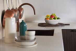 Stylish 1BR Parc Monceau Retreat