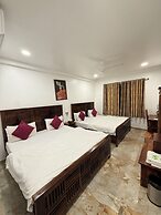 The Naklang Hotel & Restro