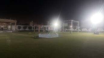 Purav Hotel