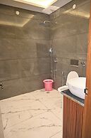 Purav Hotel