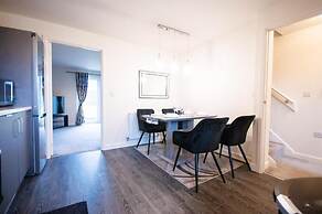 Spacious Luxurious Serviced Accommodation 2