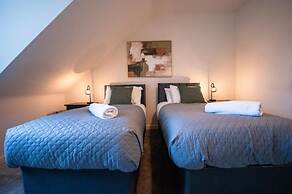 Spacious Luxurious Serviced Accommodation 2