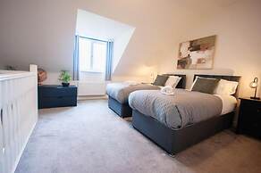 Spacious Luxurious Serviced Accommodation 2